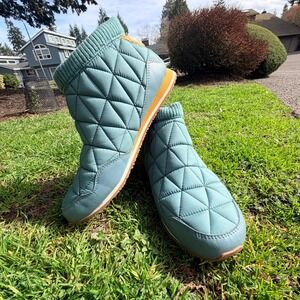 Teva ReEmber Mid Quilted Bootie Blue Teal Rib Knit Collar Camp Shoes Womens 8